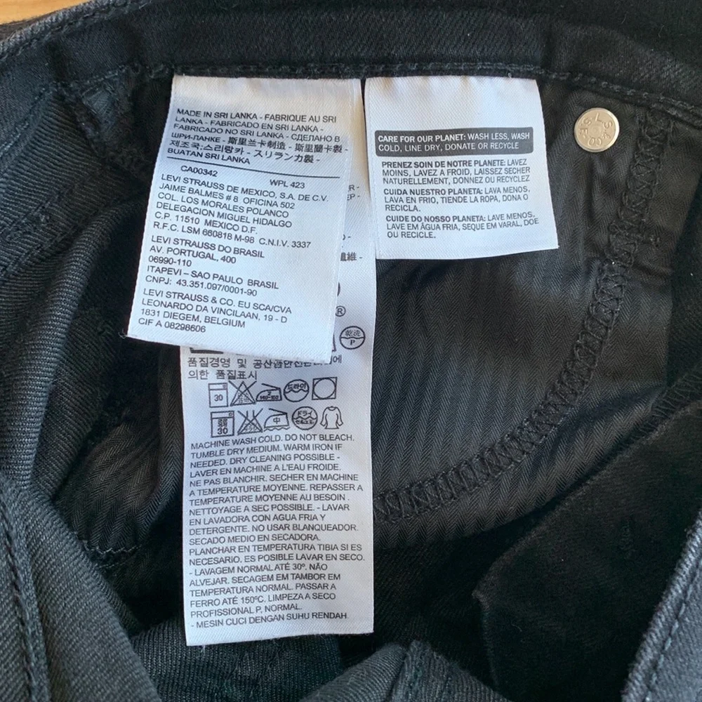 Levi Strauss Black Denim Shorts - Picture 4 of 5